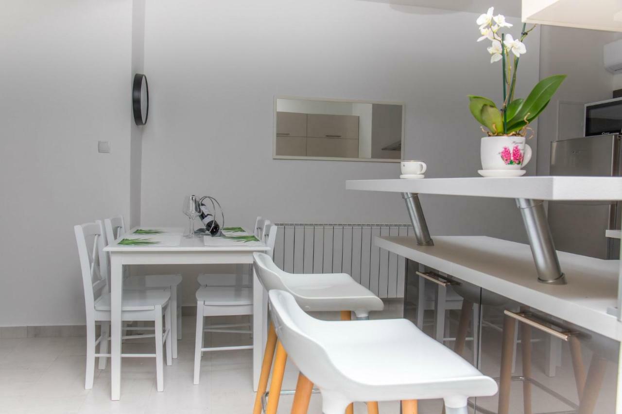 Apartments Zorica ドラマリ エクステリア 写真